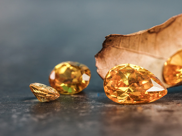 Yellow Diamonds 640X480