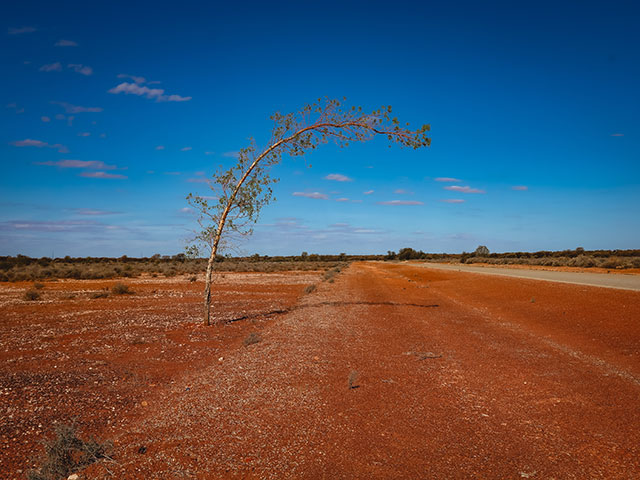 640x480sky road web