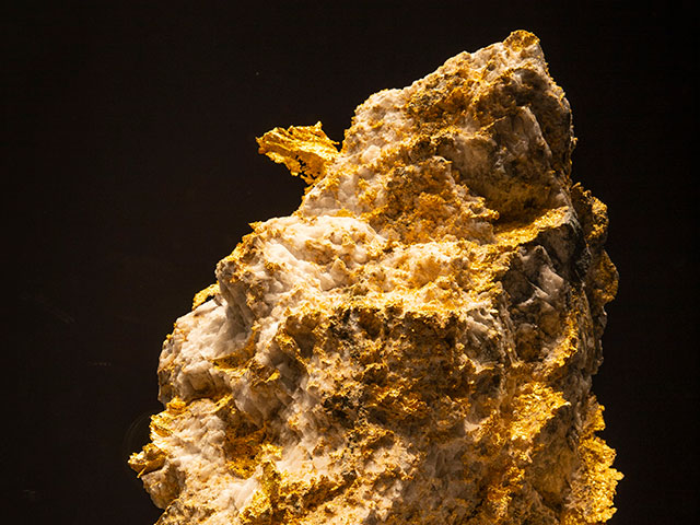 Large gold nugget on display at The Perth Mint.
