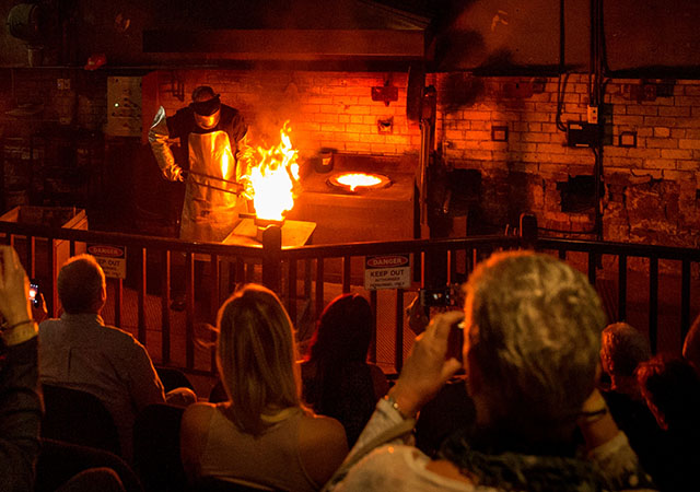 640x480Gold Pour with crowd 3 zoomed in